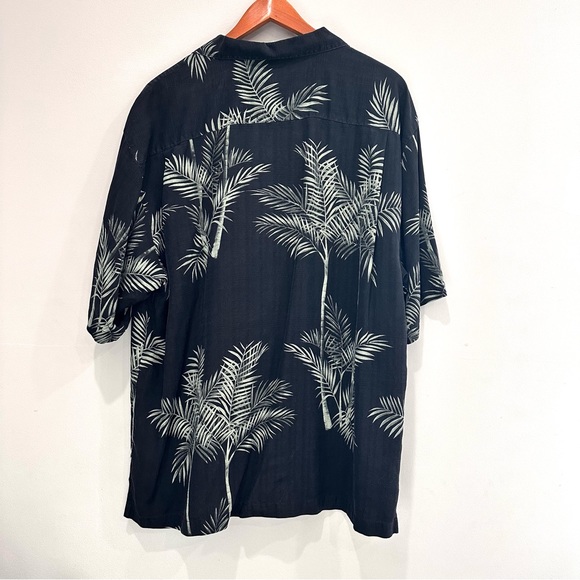 Tommy Bahama Men’s Hawaiian Shirt 100% Silk - Picture 4 of 4